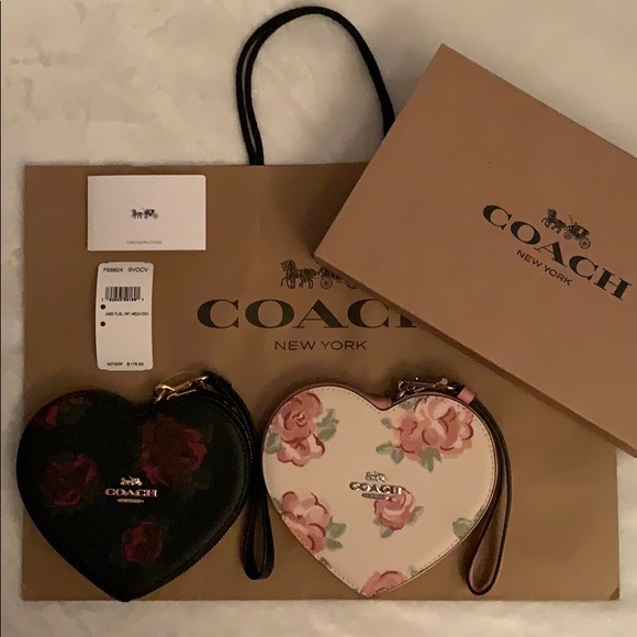 COACH Jumbo Heart Shaped Wristlet - Picture 6 of 7